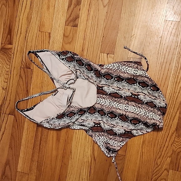 Snake skin bathing suit - Picture 3 of 3
